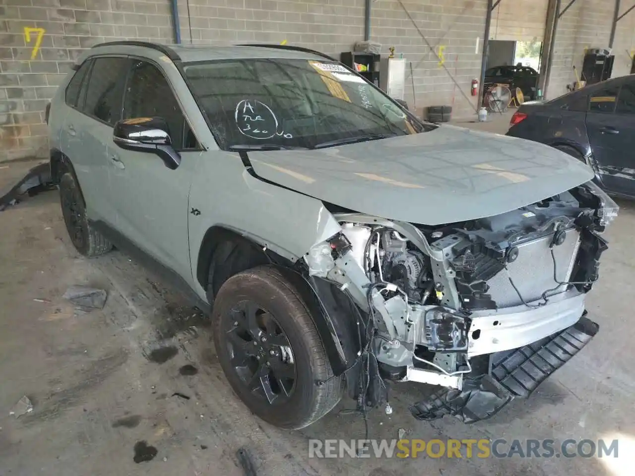 1 Photograph of a damaged car 2T3W1RFV4MW184181 TOYOTA RAV4 2021