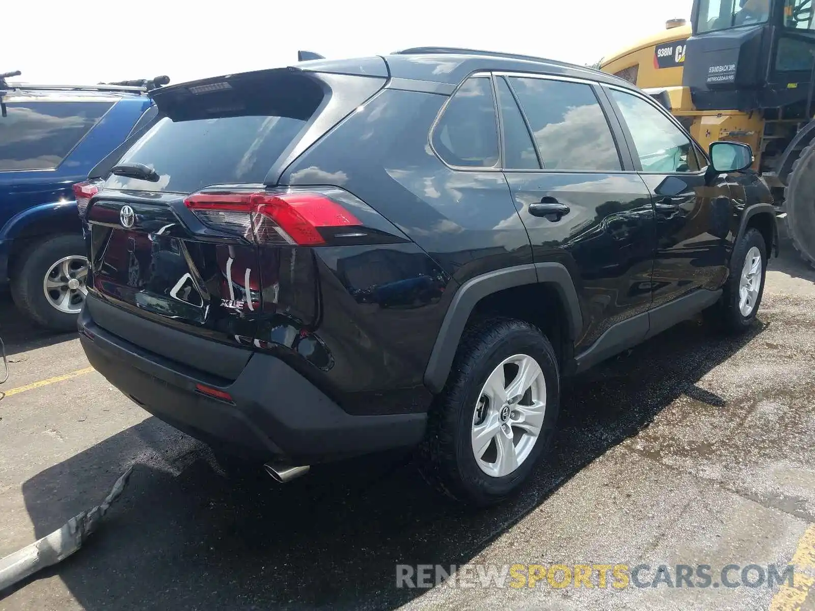 4 Photograph of a damaged car 2T3W1RFV5MC094927 TOYOTA RAV4 2021