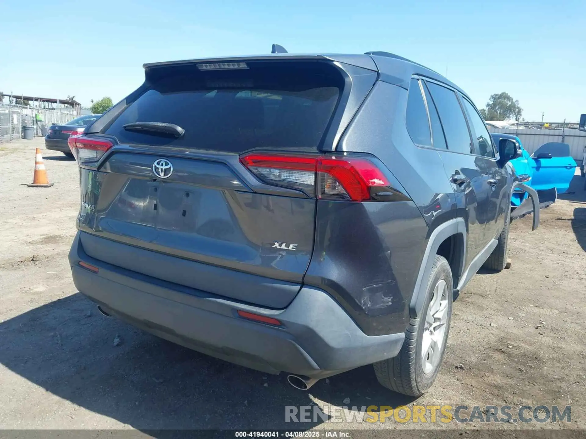 4 Photograph of a damaged car 2T3W1RFV5MC098184 TOYOTA RAV4 2021