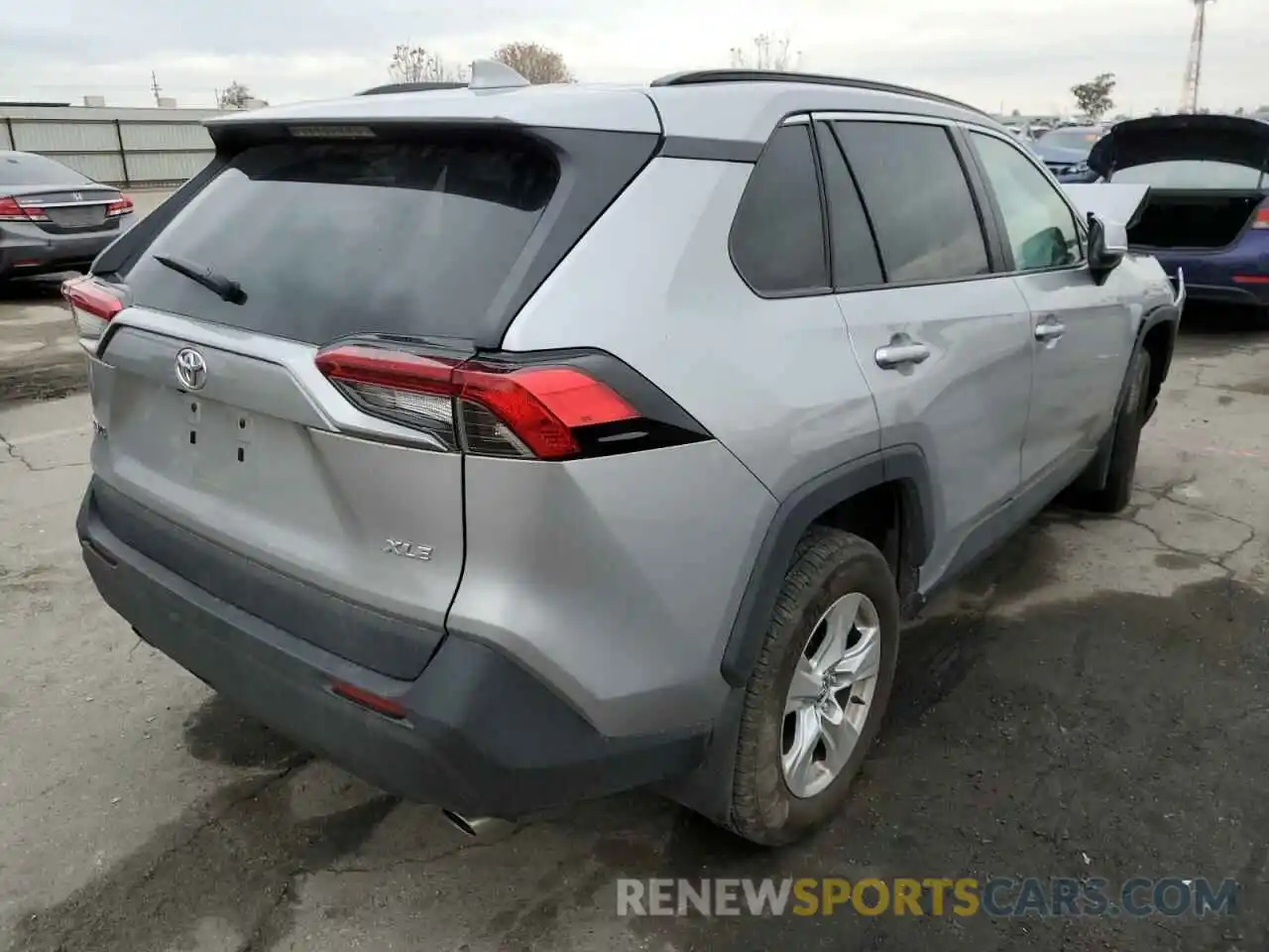 3 Photograph of a damaged car 2T3W1RFV5MC102461 TOYOTA RAV4 2021