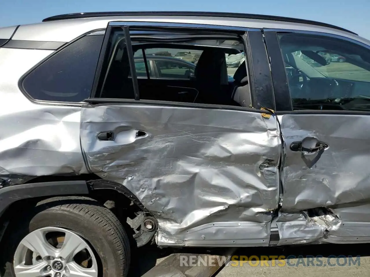 11 Photograph of a damaged car 2T3W1RFV5MC108213 TOYOTA RAV4 2021