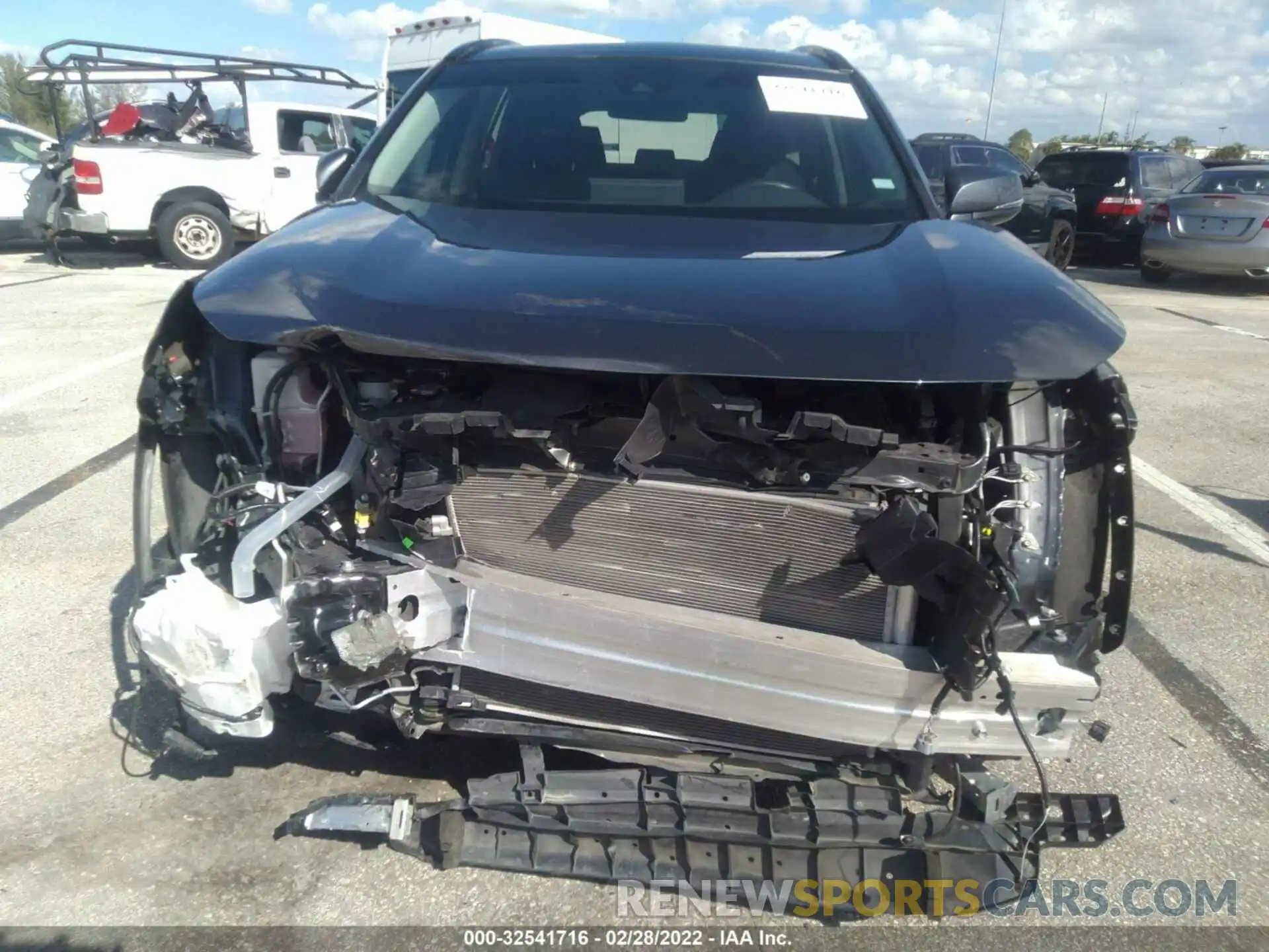 6 Photograph of a damaged car 2T3W1RFV5MC108289 TOYOTA RAV4 2021