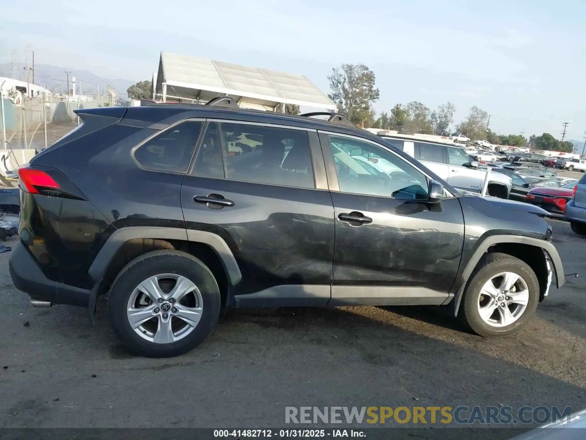 14 Photograph of a damaged car 2T3W1RFV5MC115002 TOYOTA RAV4 2021