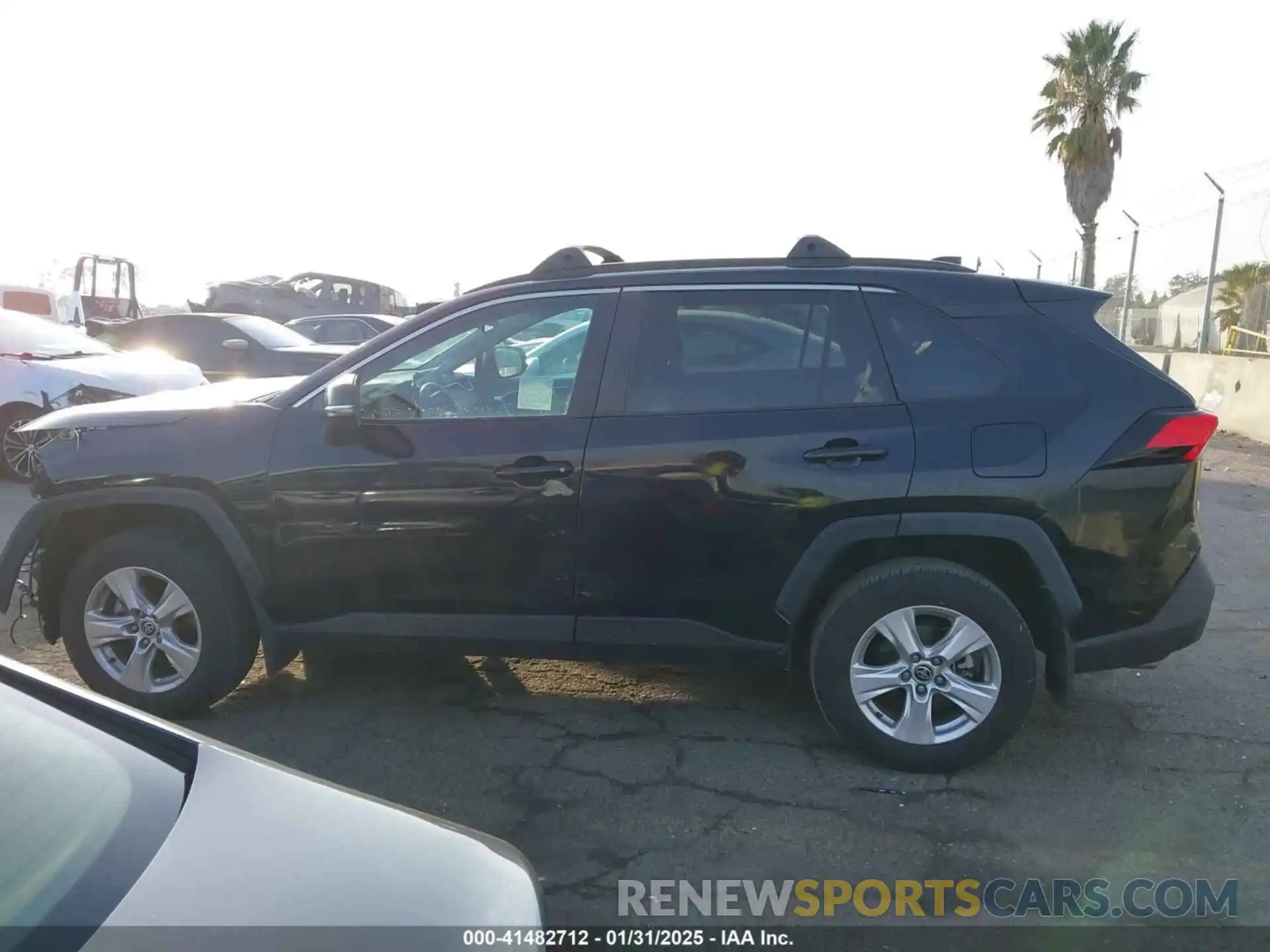 15 Photograph of a damaged car 2T3W1RFV5MC115002 TOYOTA RAV4 2021