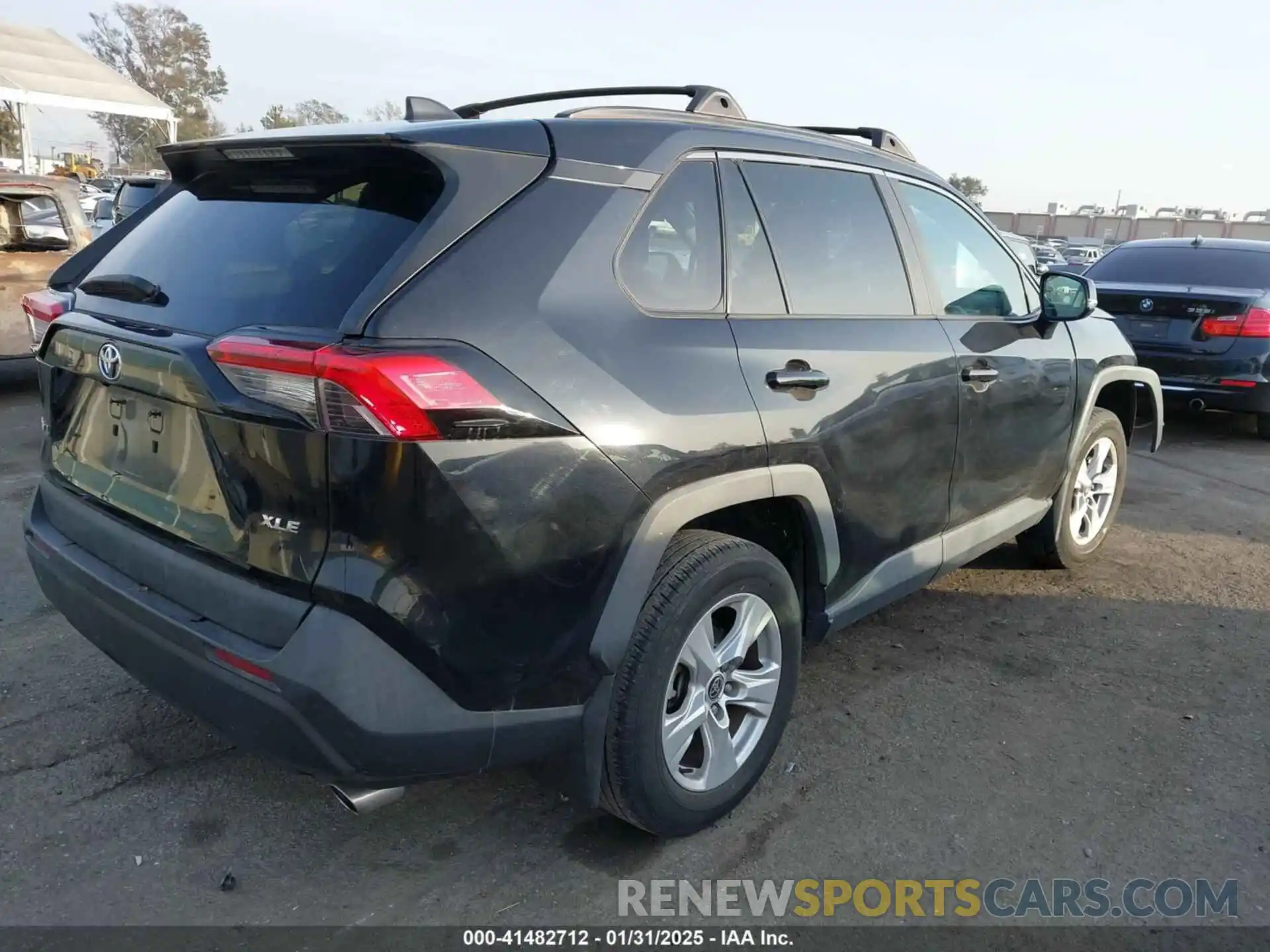 4 Photograph of a damaged car 2T3W1RFV5MC115002 TOYOTA RAV4 2021