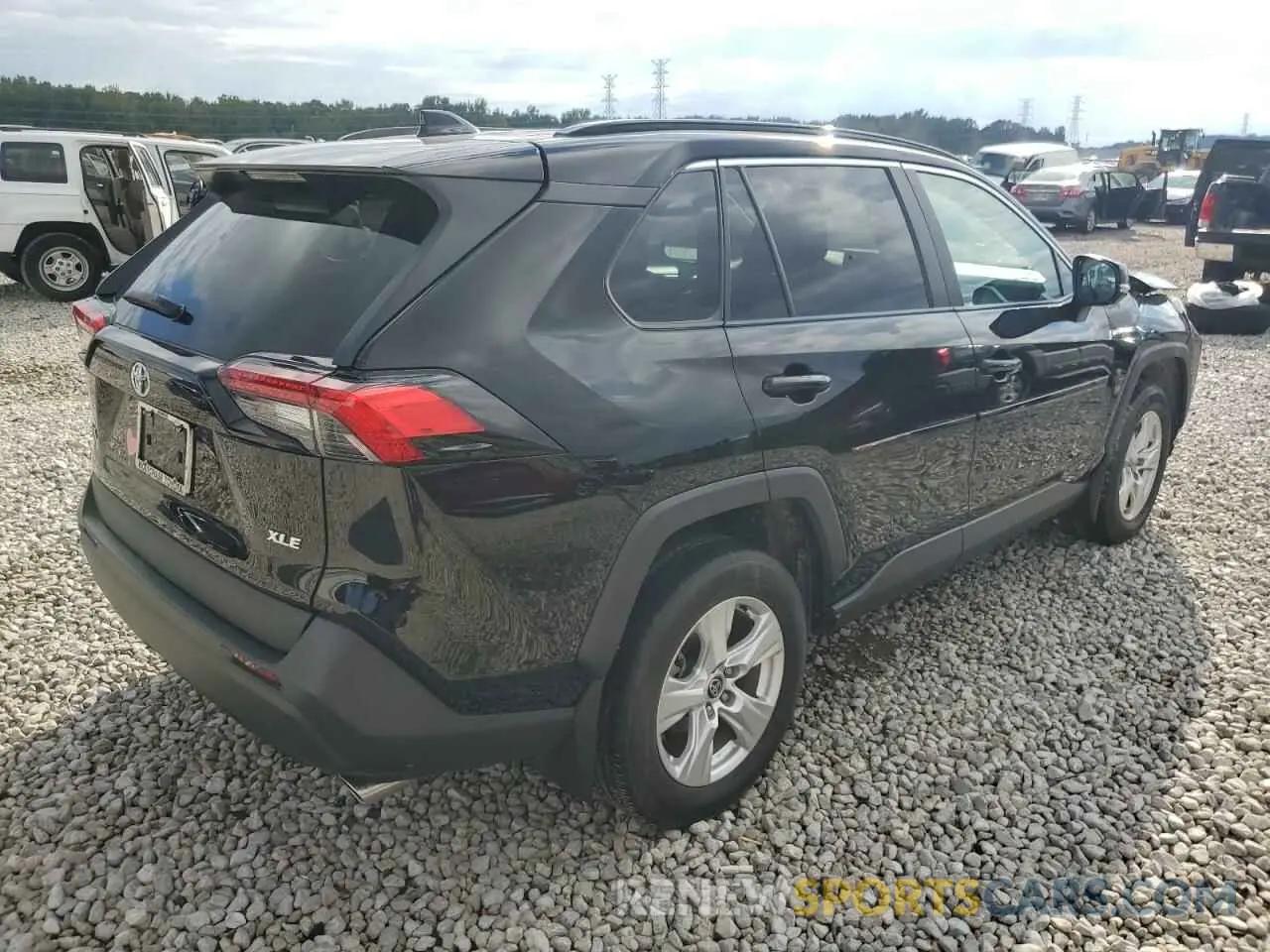 3 Photograph of a damaged car 2T3W1RFV5MC117106 TOYOTA RAV4 2021