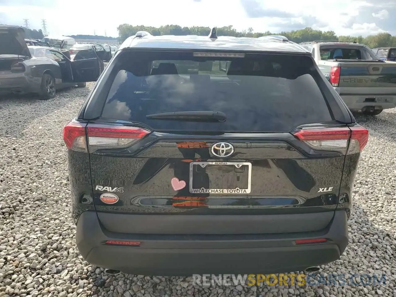 6 Photograph of a damaged car 2T3W1RFV5MC117106 TOYOTA RAV4 2021