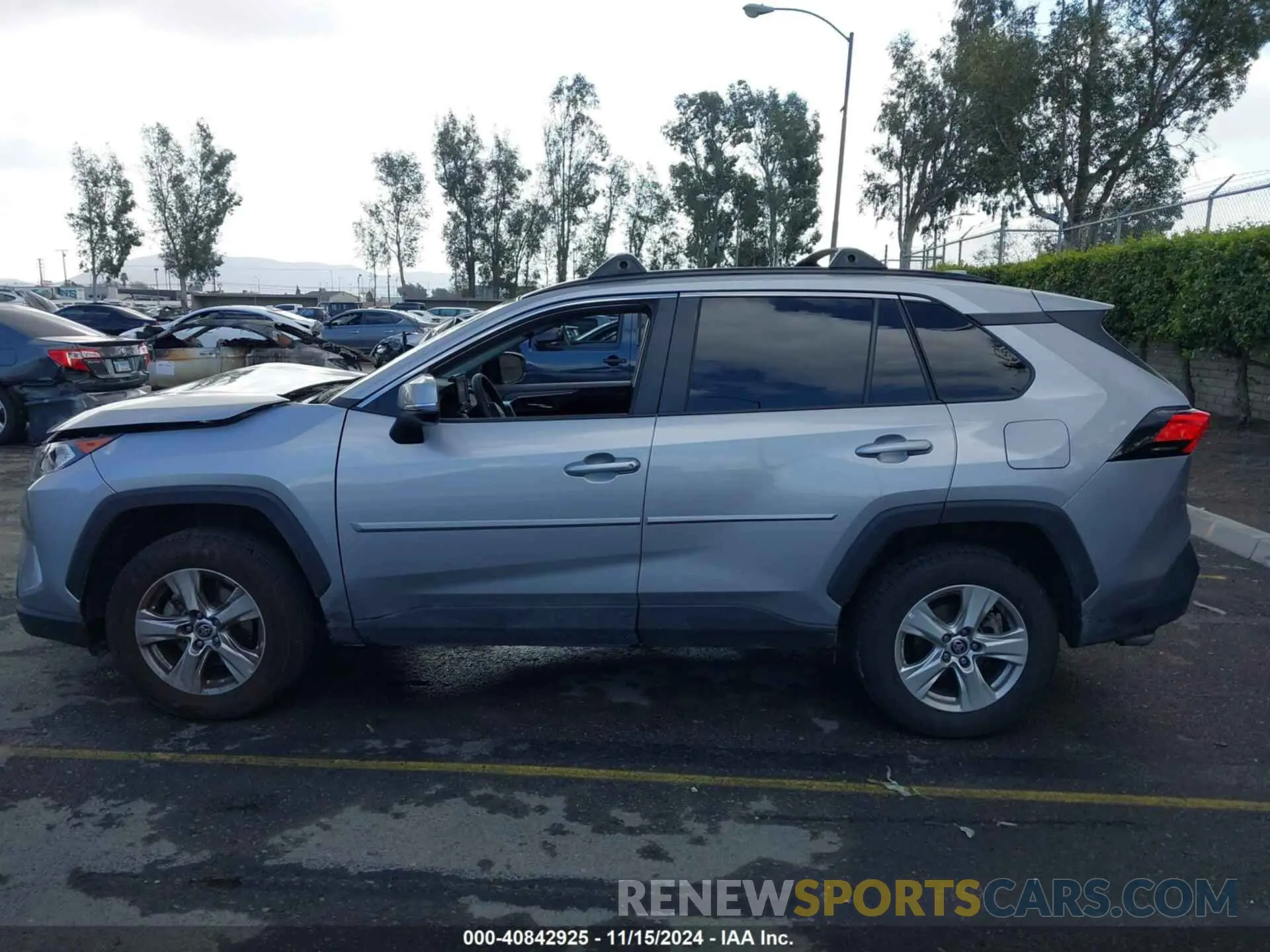 14 Photograph of a damaged car 2T3W1RFV5MC121592 TOYOTA RAV4 2021