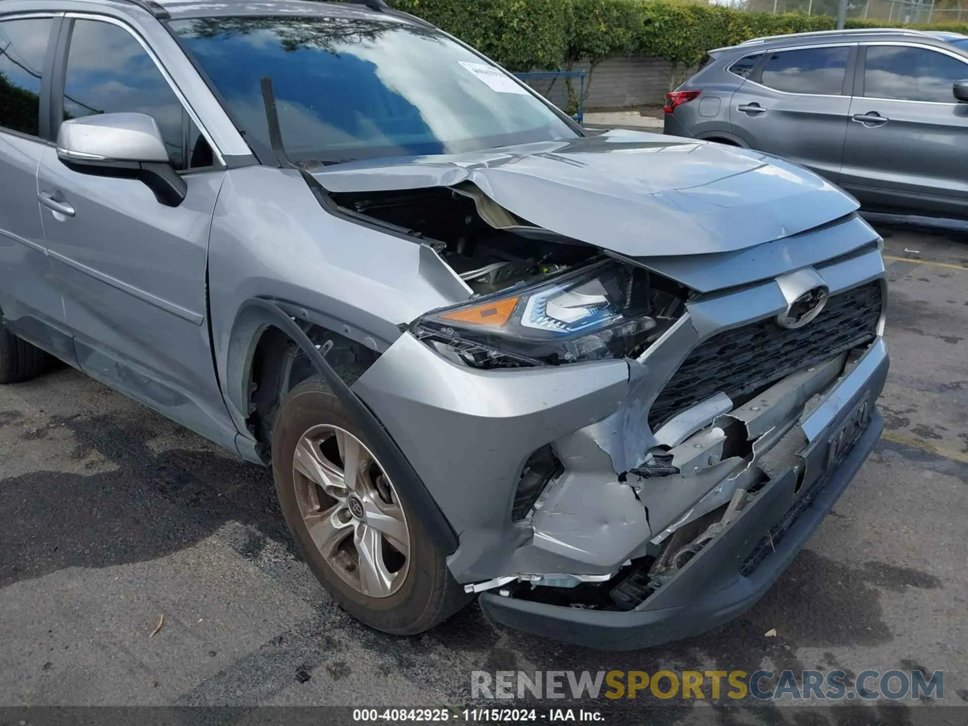 6 Photograph of a damaged car 2T3W1RFV5MC121592 TOYOTA RAV4 2021