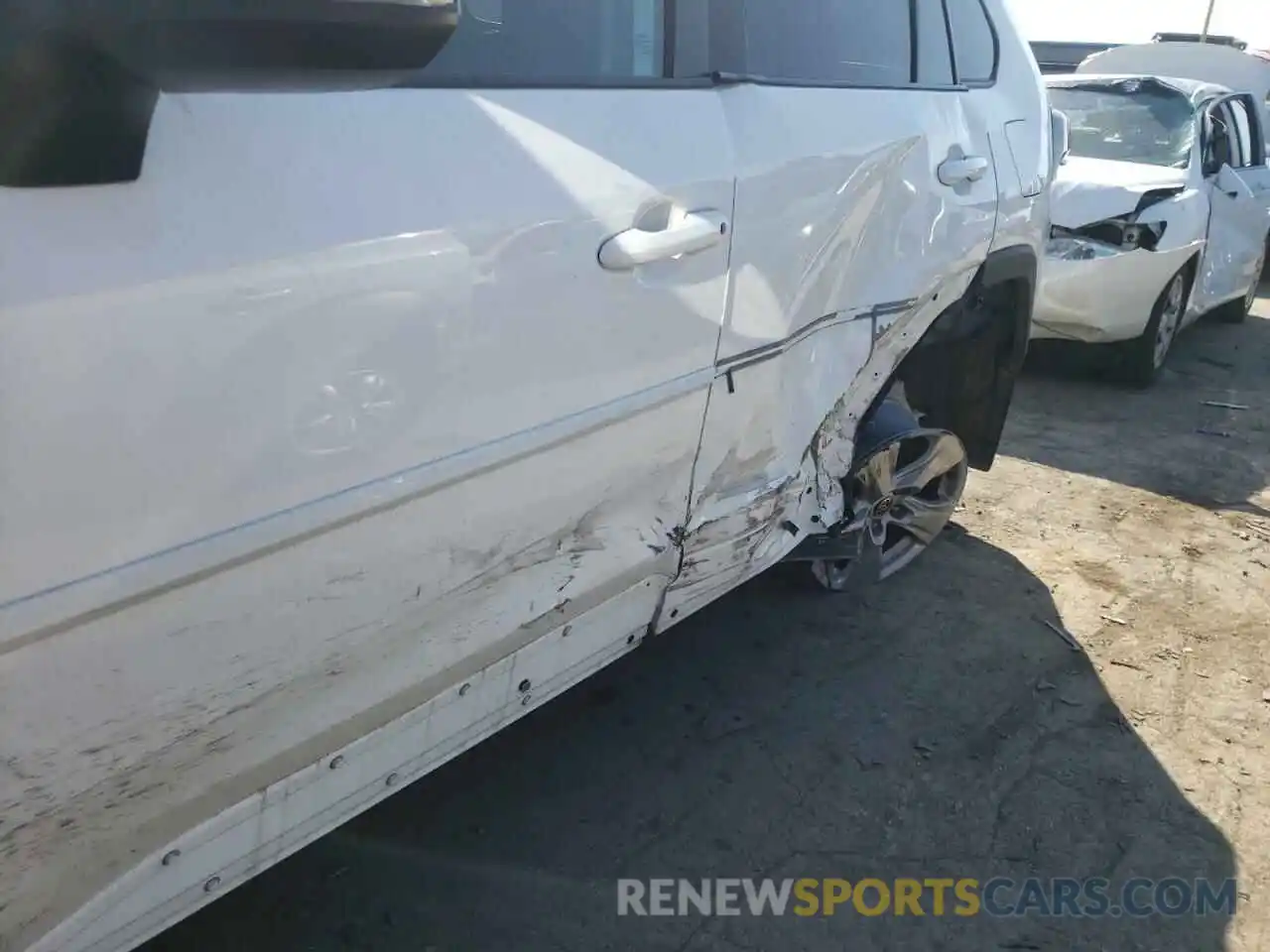 9 Photograph of a damaged car 2T3W1RFV5MC124816 TOYOTA RAV4 2021