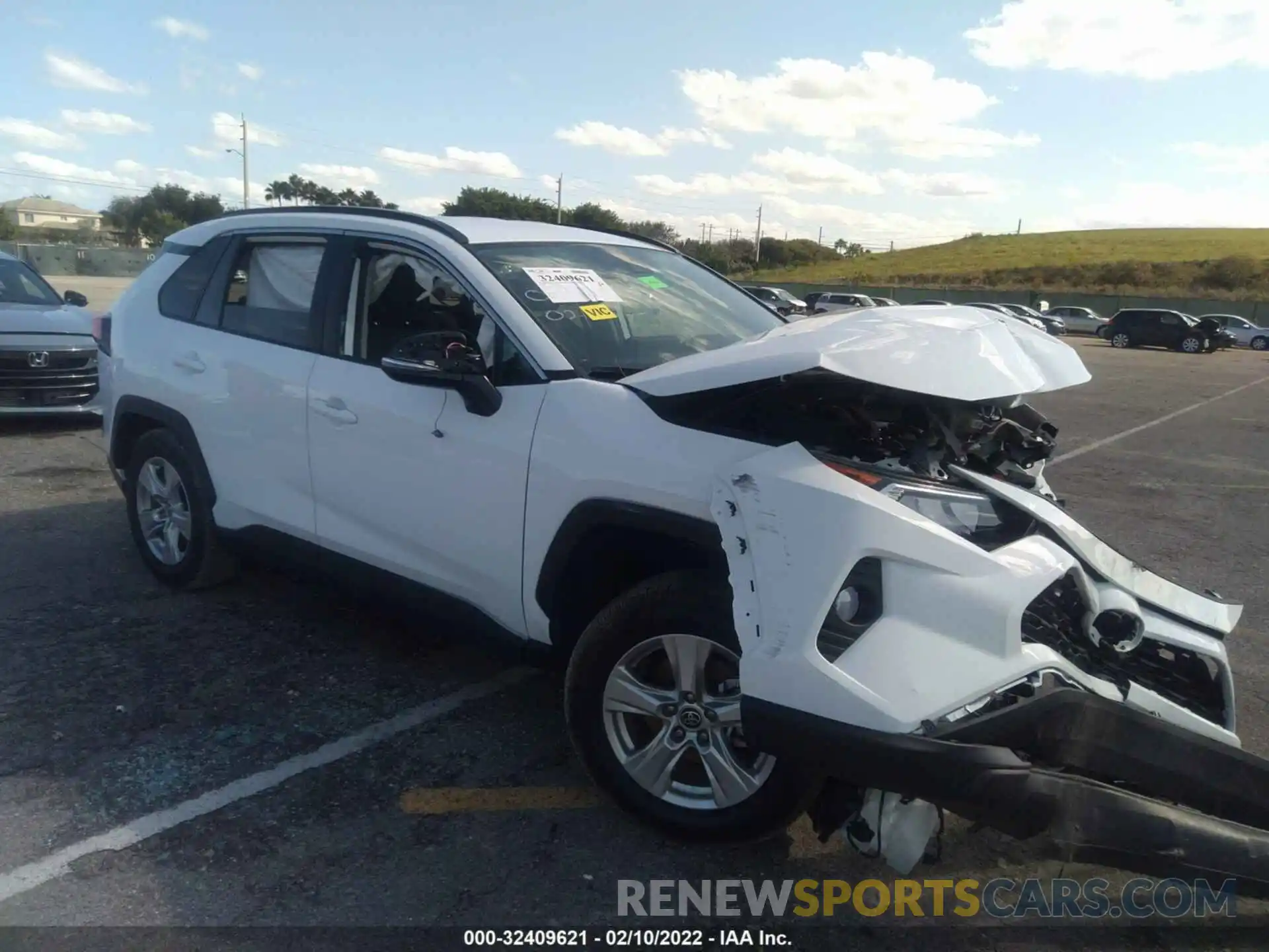 1 Photograph of a damaged car 2T3W1RFV5MC130485 TOYOTA RAV4 2021