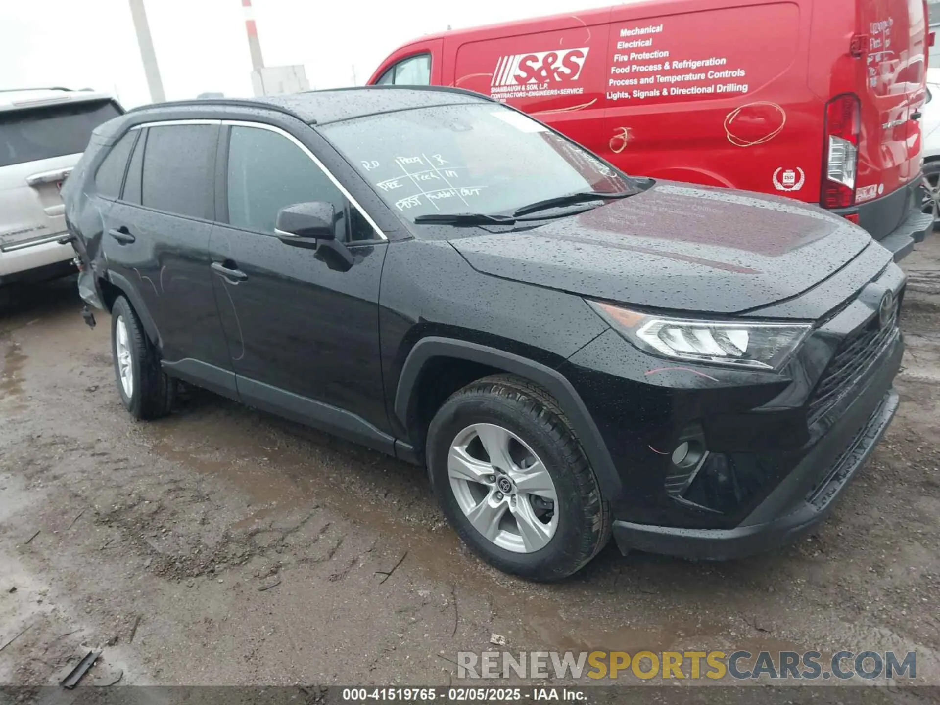 1 Photograph of a damaged car 2T3W1RFV5MC139686 TOYOTA RAV4 2021