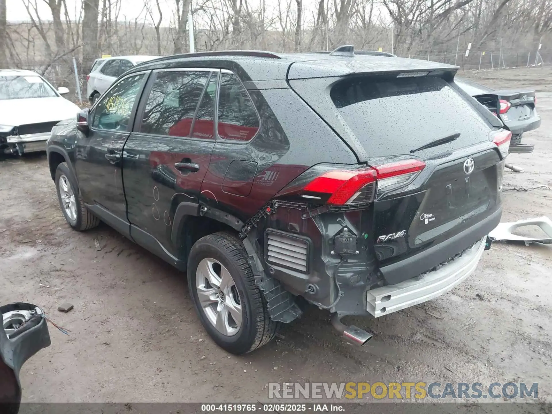 3 Photograph of a damaged car 2T3W1RFV5MC139686 TOYOTA RAV4 2021