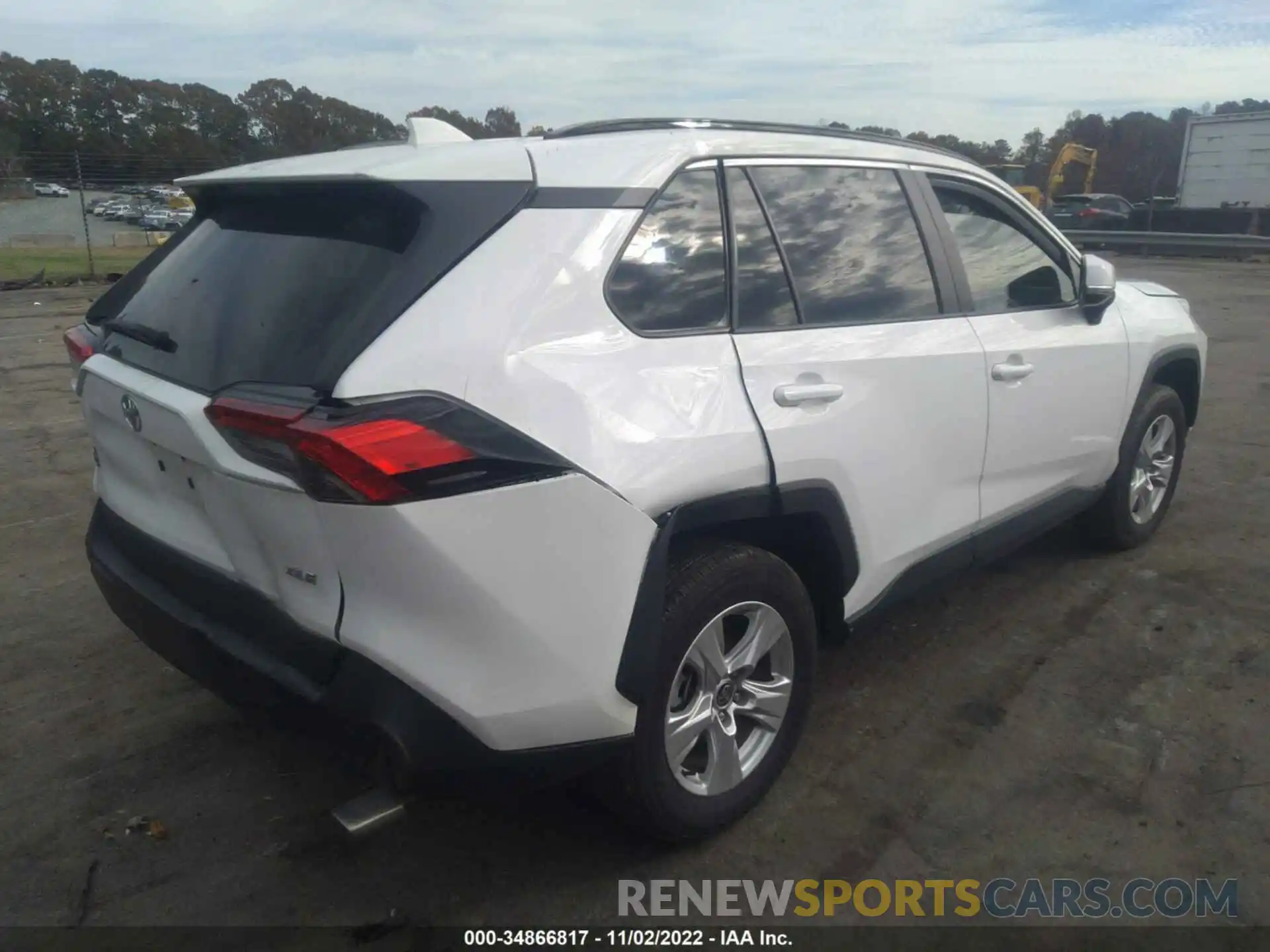 4 Photograph of a damaged car 2T3W1RFV5MC141535 TOYOTA RAV4 2021