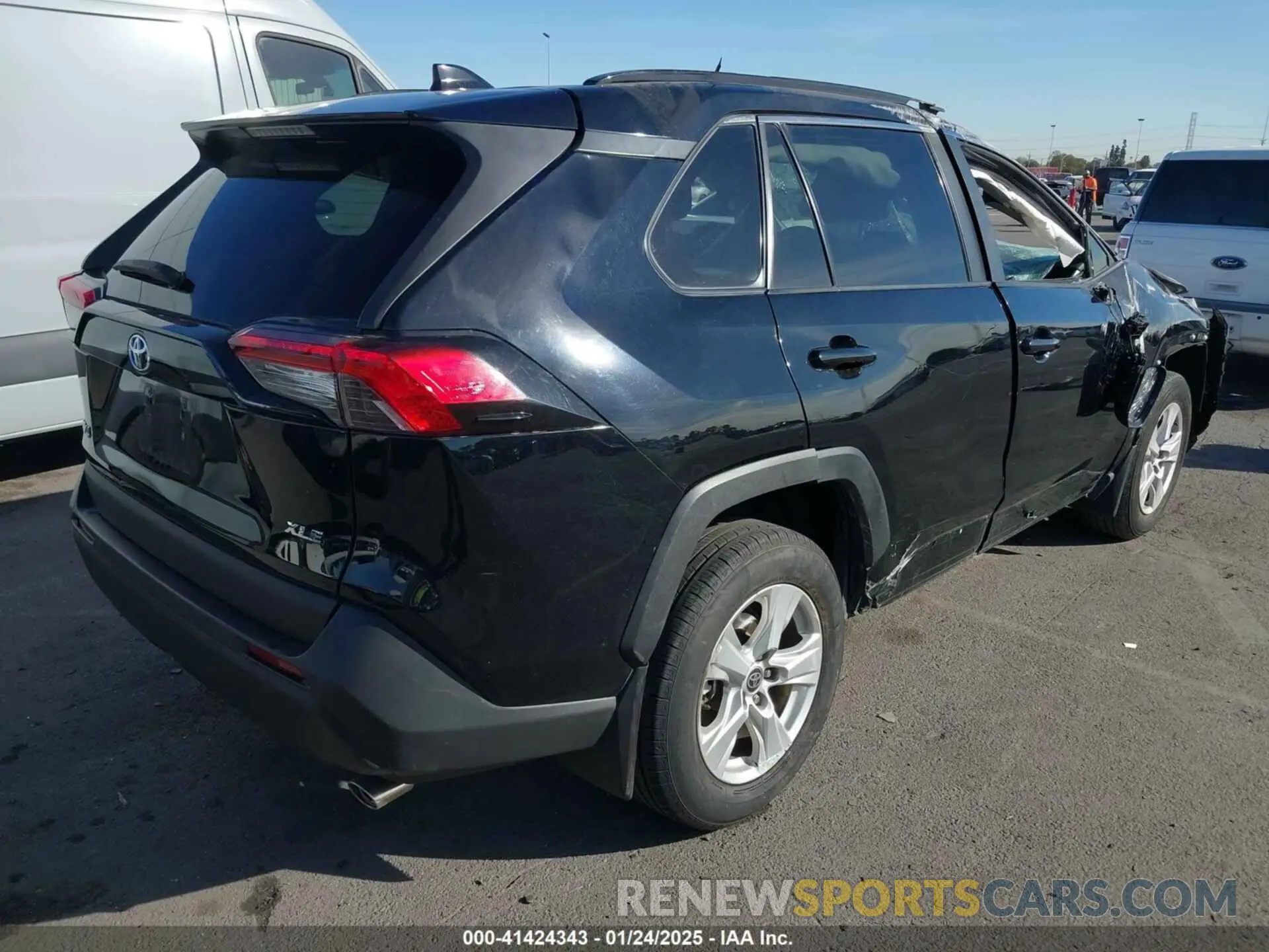 4 Photograph of a damaged car 2T3W1RFV5MC150493 TOYOTA RAV4 2021