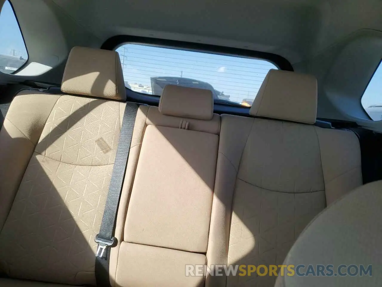 10 Photograph of a damaged car 2T3W1RFV5MC159601 TOYOTA RAV4 2021
