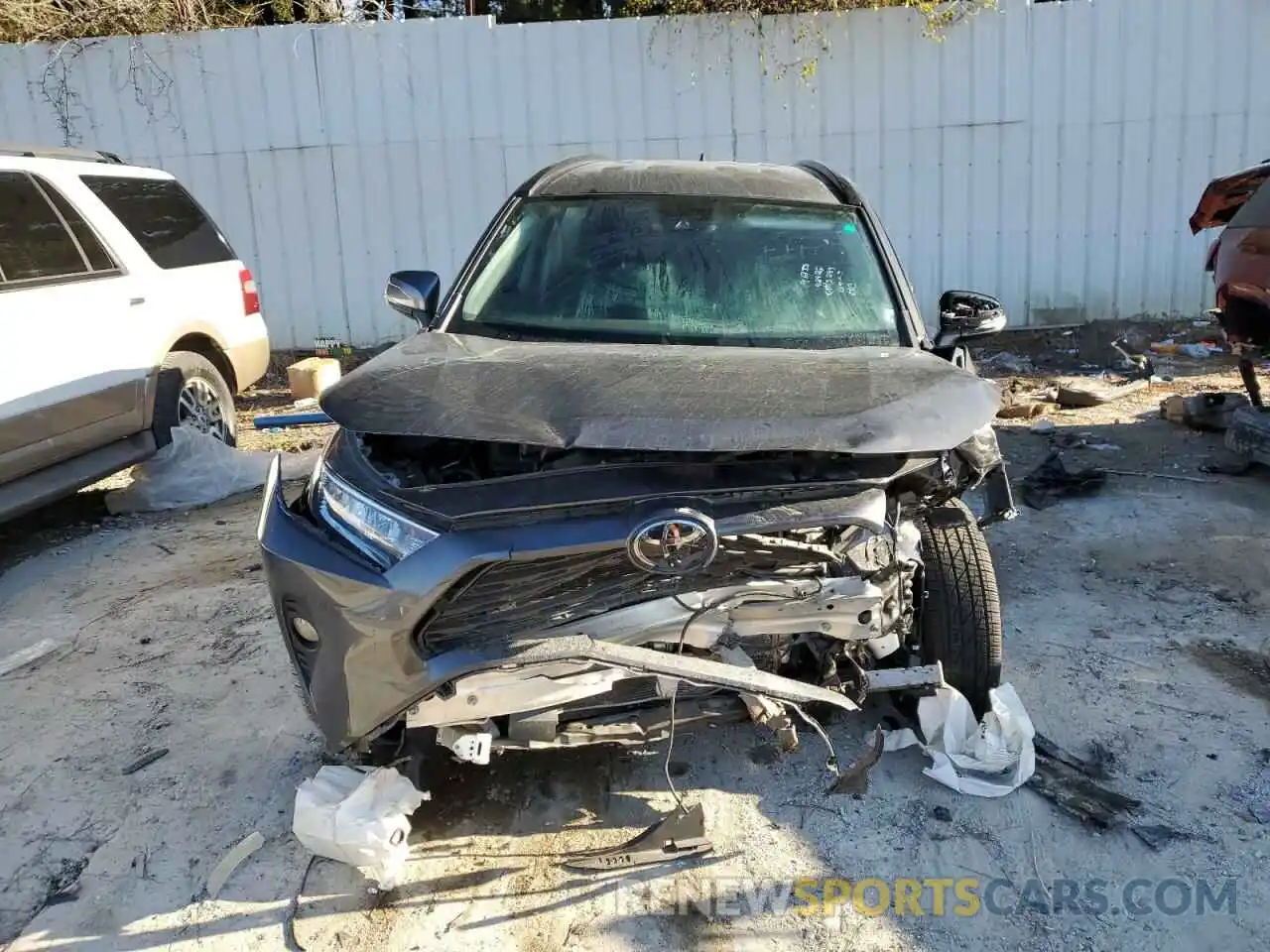 5 Photograph of a damaged car 2T3W1RFV5MW105293 TOYOTA RAV4 2021