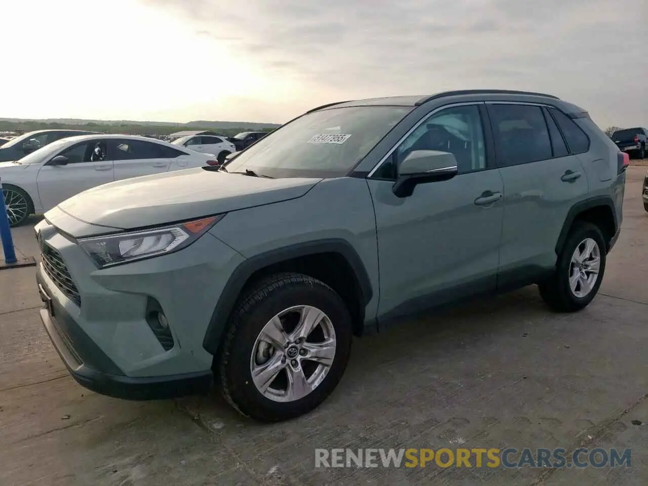 1 Photograph of a damaged car 2T3W1RFV5MW106623 TOYOTA RAV4 2021
