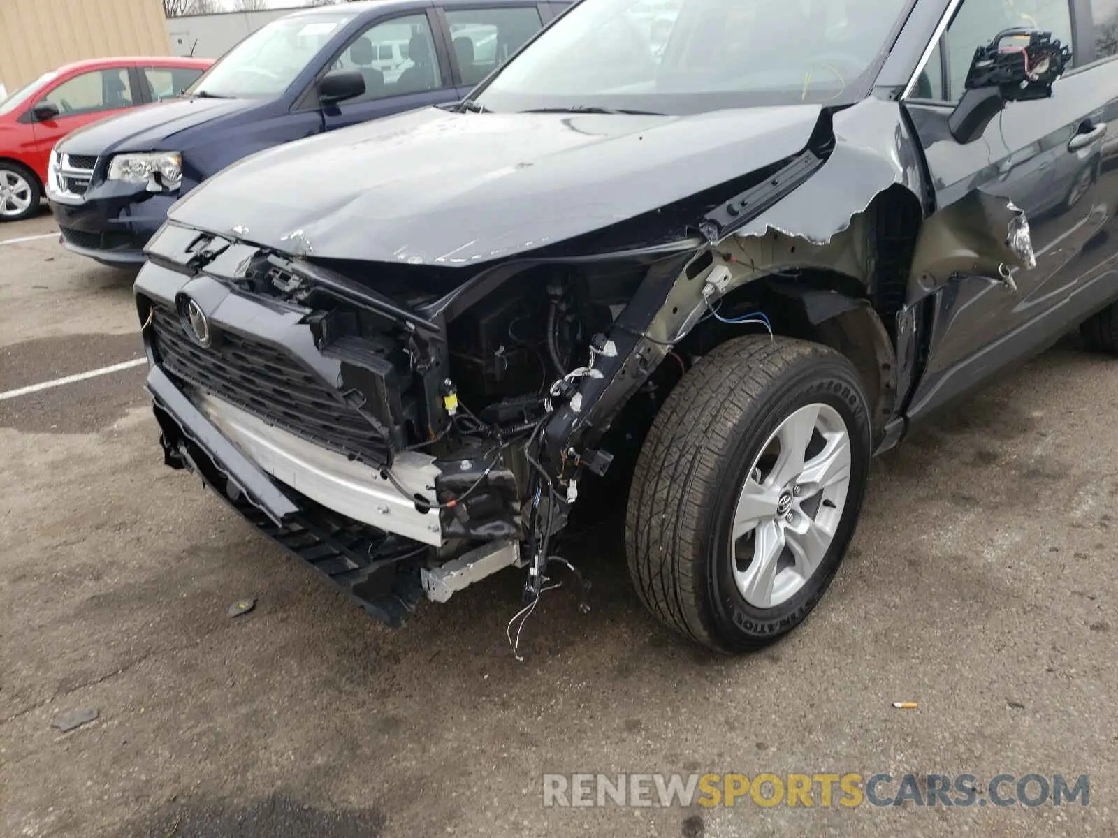 9 Photograph of a damaged car 2T3W1RFV5MW112633 TOYOTA RAV4 2021