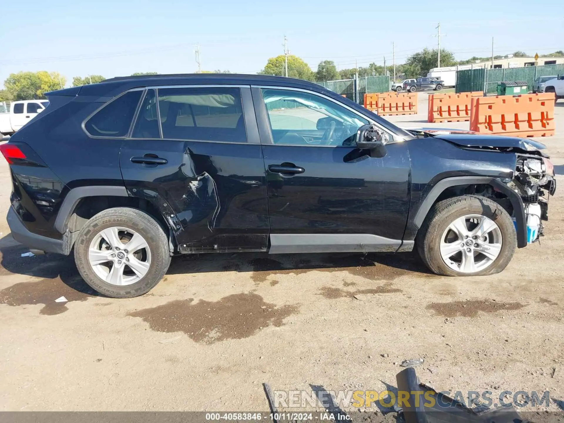 14 Photograph of a damaged car 2T3W1RFV5MW117914 TOYOTA RAV4 2021