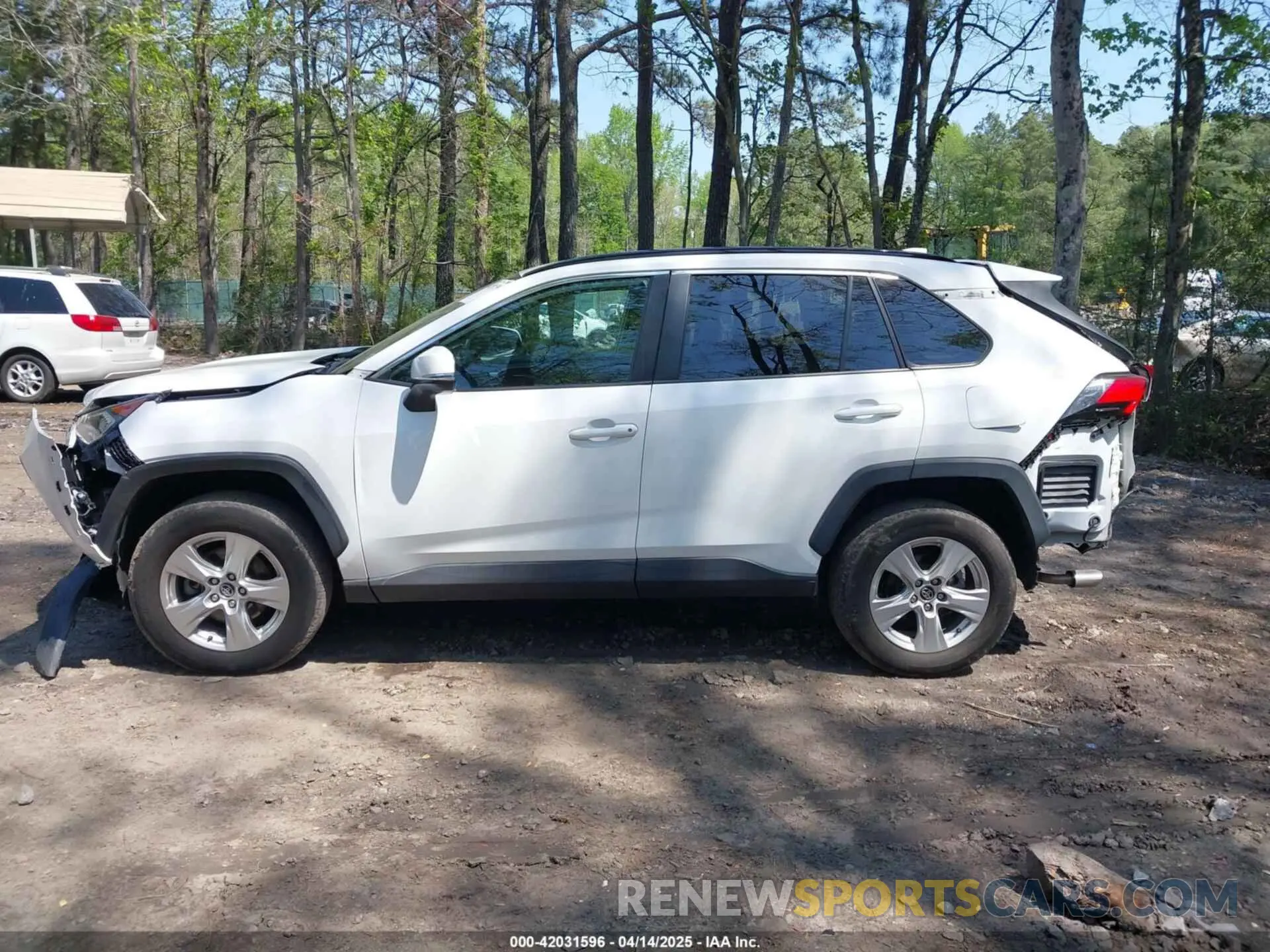 15 Photograph of a damaged car 2T3W1RFV5MW118836 TOYOTA RAV4 2021