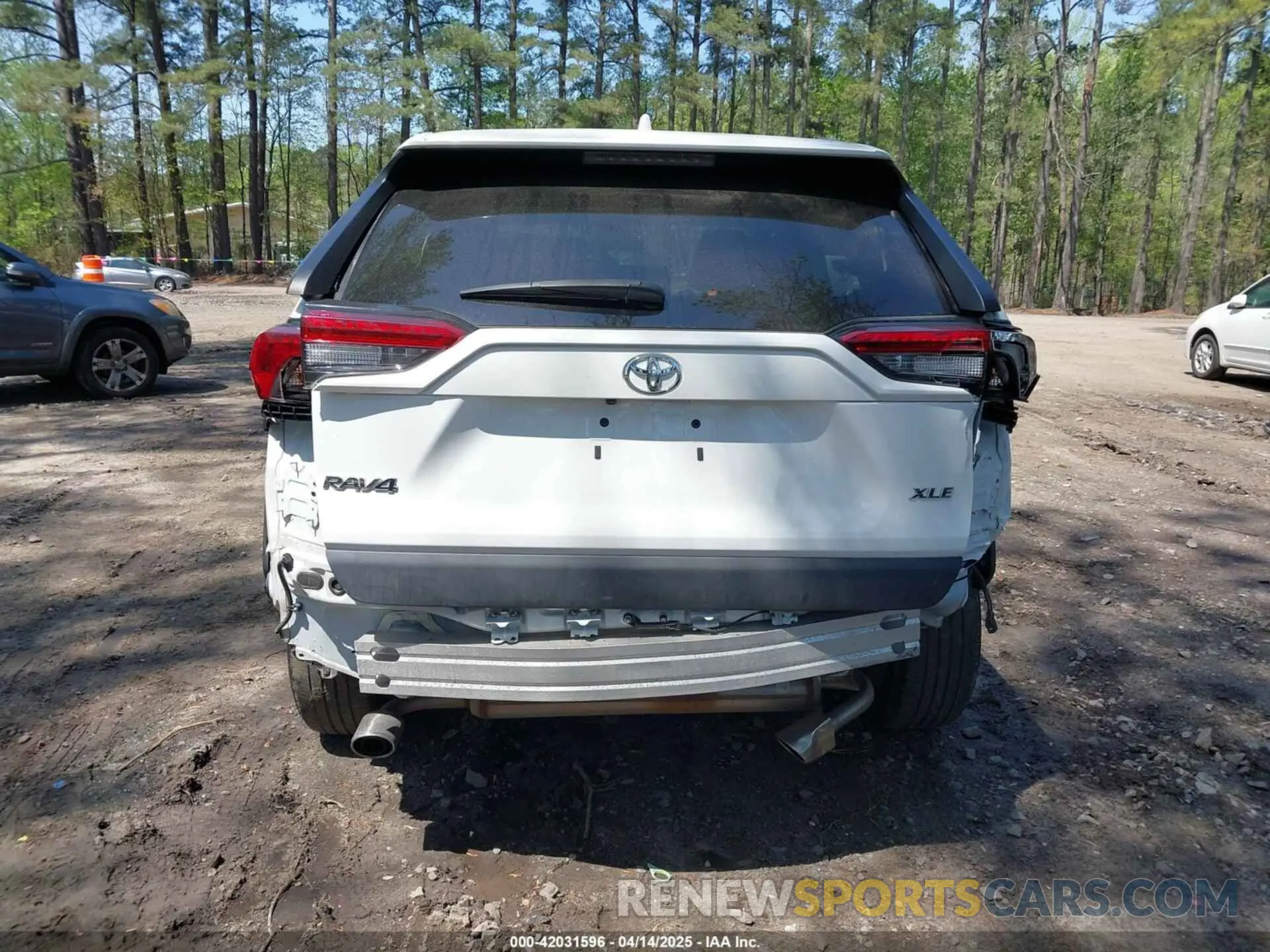 17 Photograph of a damaged car 2T3W1RFV5MW118836 TOYOTA RAV4 2021