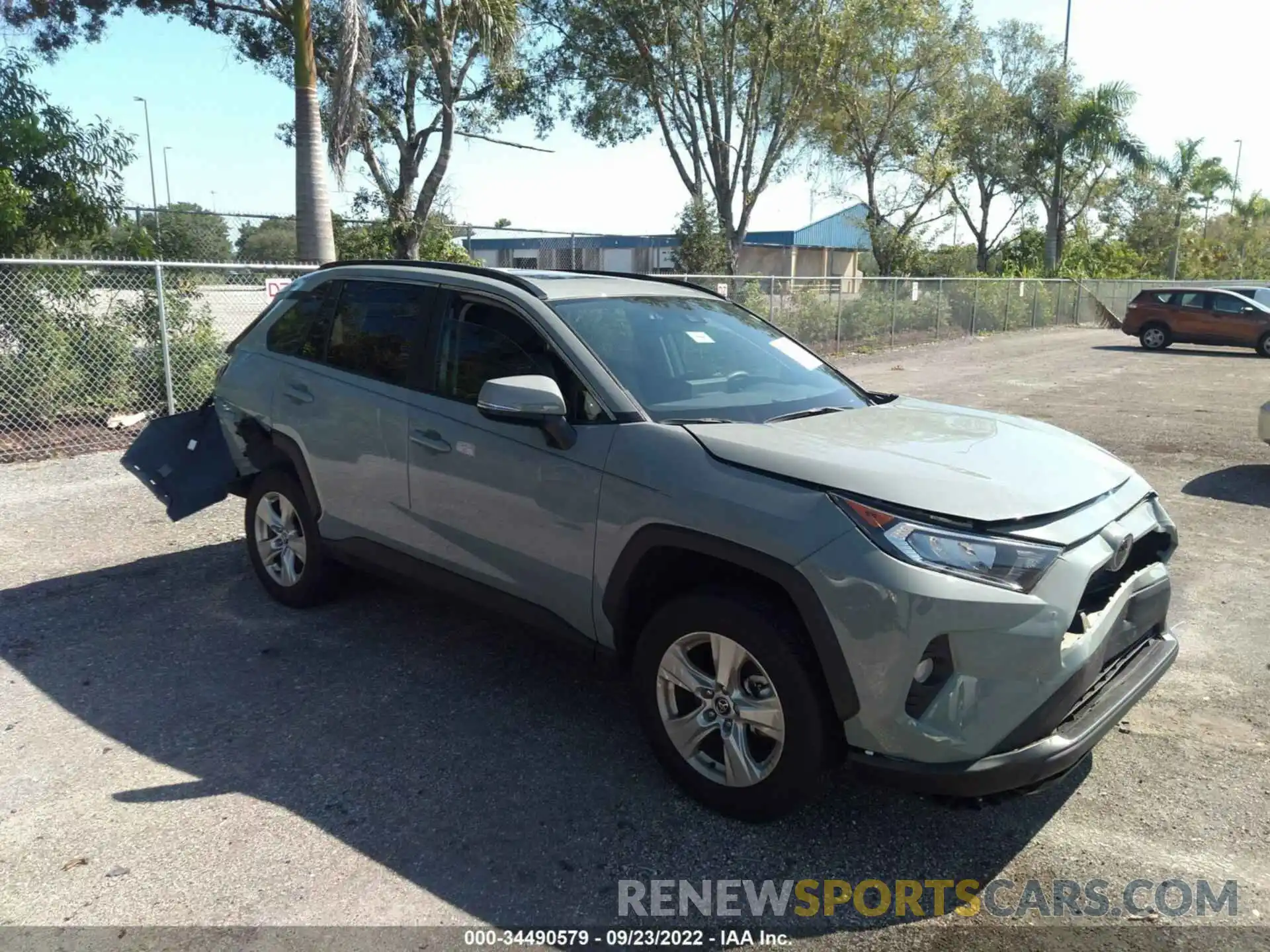 1 Photograph of a damaged car 2T3W1RFV5MW122384 TOYOTA RAV4 2021