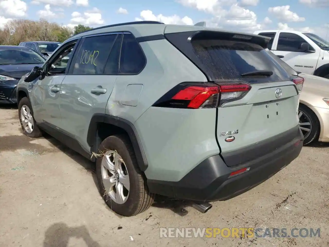 3 Photograph of a damaged car 2T3W1RFV5MW122899 TOYOTA RAV4 2021