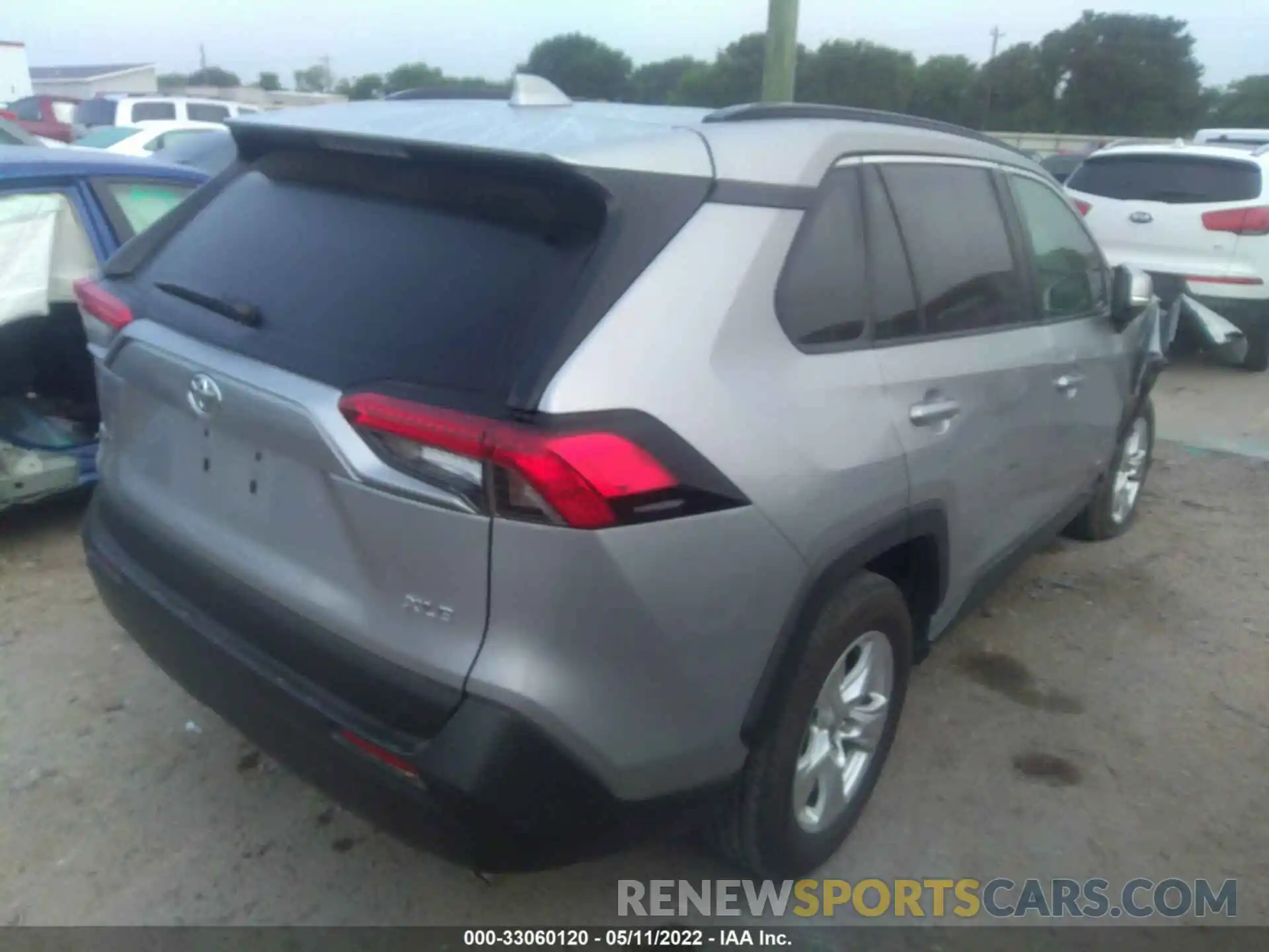 4 Photograph of a damaged car 2T3W1RFV5MW127276 TOYOTA RAV4 2021