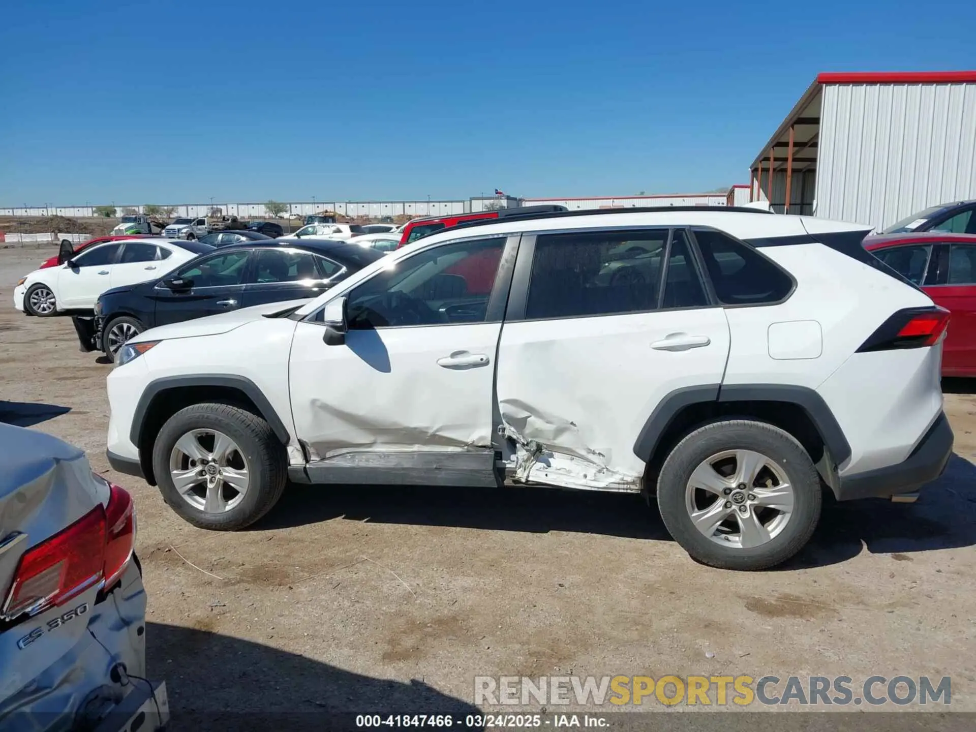 14 Photograph of a damaged car 2T3W1RFV5MW134986 TOYOTA RAV4 2021
