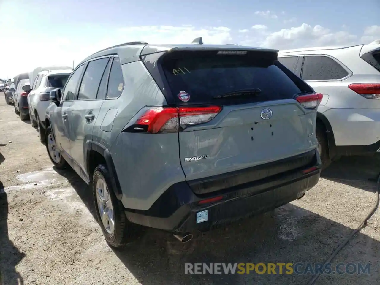 3 Photograph of a damaged car 2T3W1RFV5MW136219 TOYOTA RAV4 2021