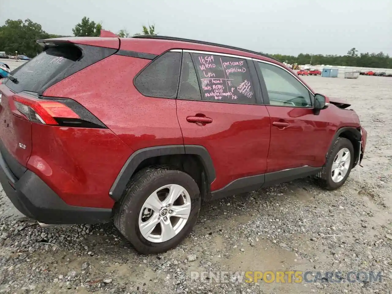 4 Photograph of a damaged car 2T3W1RFV5MW141744 TOYOTA RAV4 2021