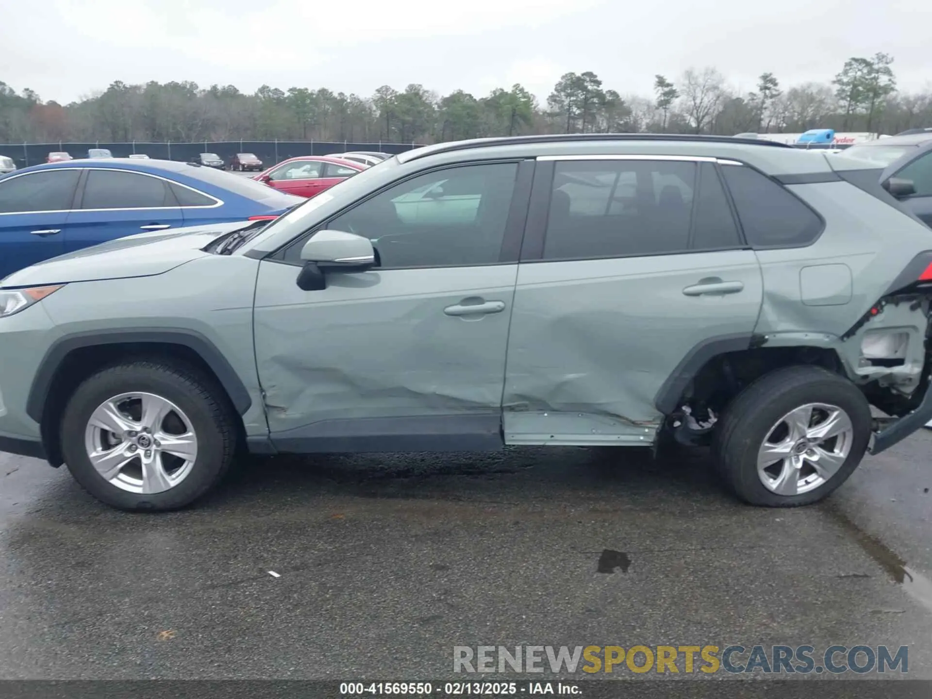 14 Photograph of a damaged car 2T3W1RFV5MW147561 TOYOTA RAV4 2021
