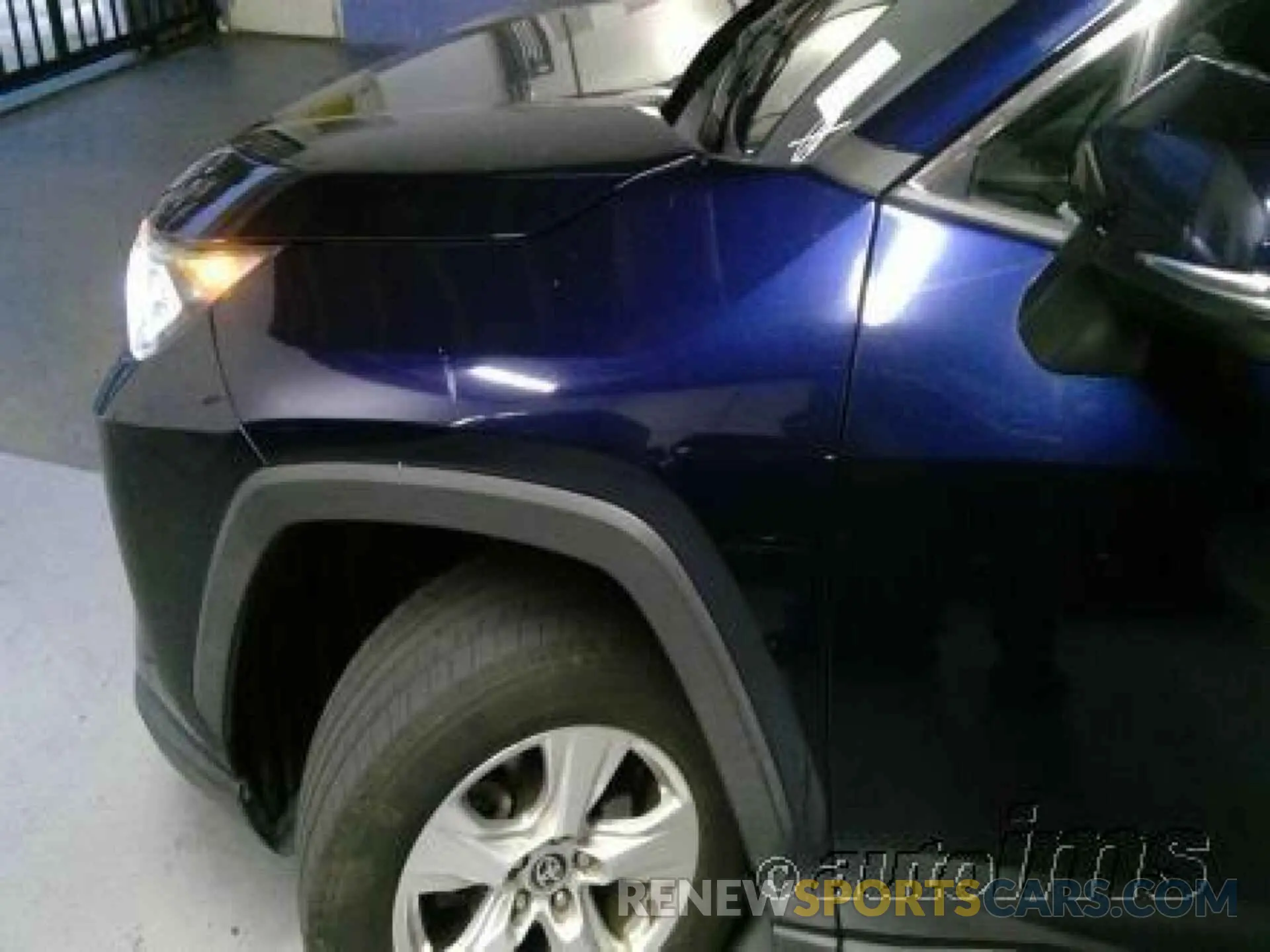 5 Photograph of a damaged car 2T3W1RFV5MW153635 TOYOTA RAV4 2021