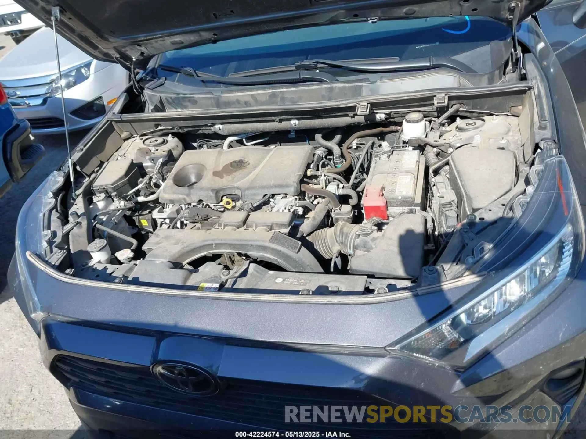 10 Photograph of a damaged car 2T3W1RFV5MW160228 TOYOTA RAV4 2021