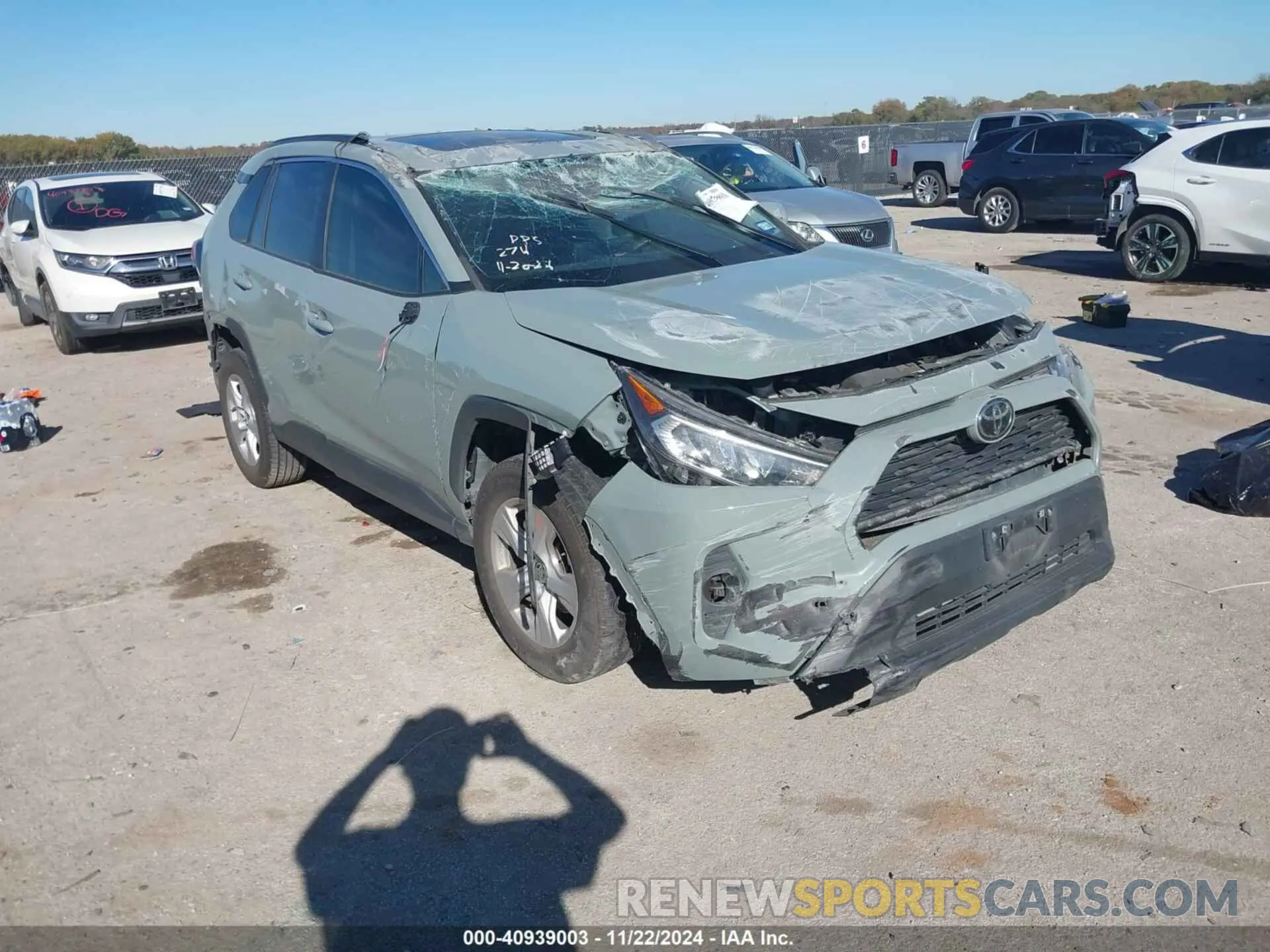 1 Photograph of a damaged car 2T3W1RFV5MW162741 TOYOTA RAV4 2021