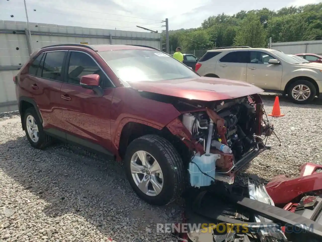 1 Photograph of a damaged car 2T3W1RFV5MW168474 TOYOTA RAV4 2021