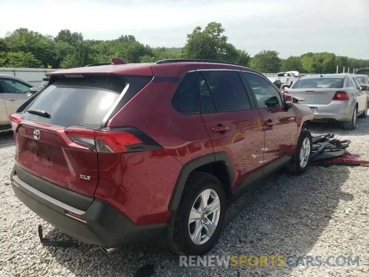 4 Photograph of a damaged car 2T3W1RFV5MW168474 TOYOTA RAV4 2021