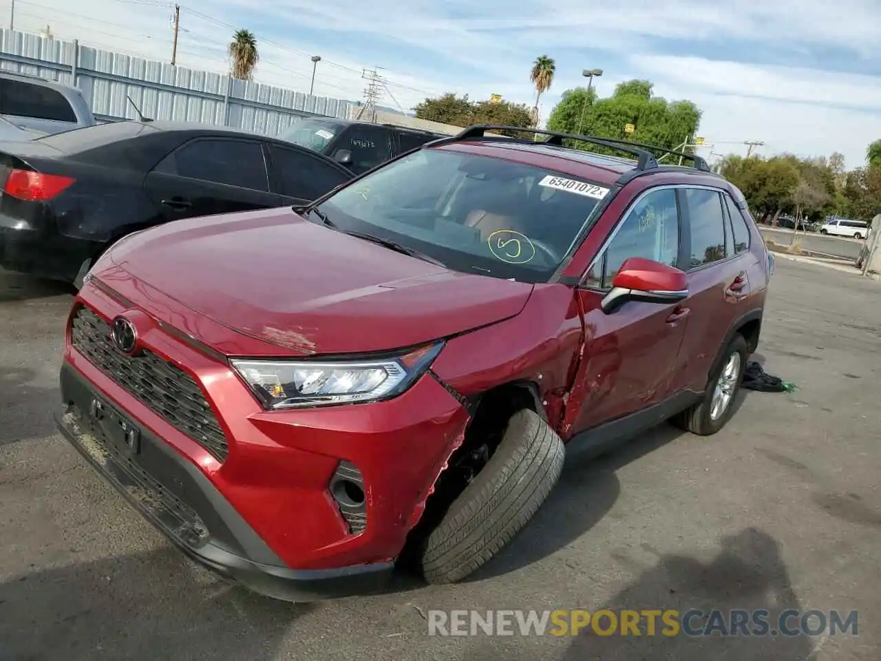 2 Photograph of a damaged car 2T3W1RFV5MW183895 TOYOTA RAV4 2021