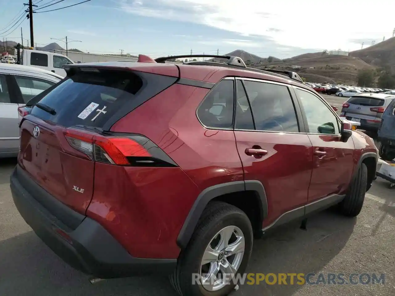 4 Photograph of a damaged car 2T3W1RFV5MW183895 TOYOTA RAV4 2021