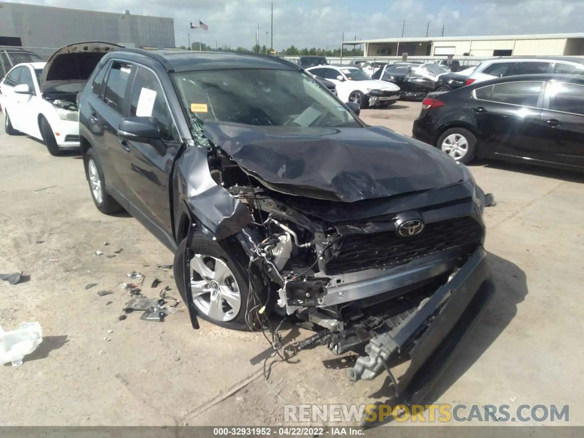 1 Photograph of a damaged car 2T3W1RFV6MC096685 TOYOTA RAV4 2021