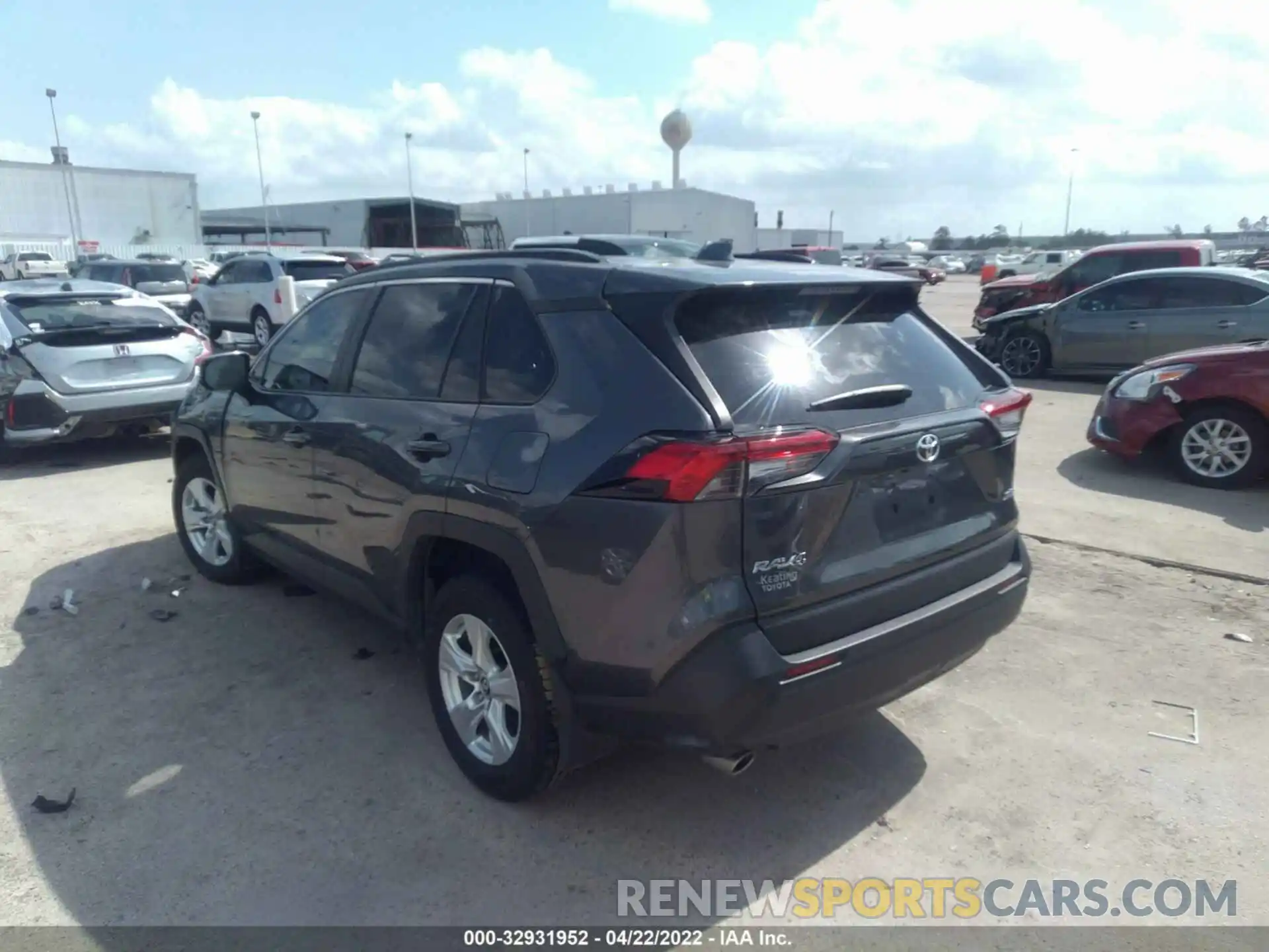 3 Photograph of a damaged car 2T3W1RFV6MC096685 TOYOTA RAV4 2021