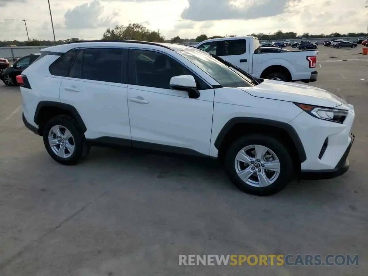 4 Photograph of a damaged car 2T3W1RFV6MC115428 TOYOTA RAV4 2021