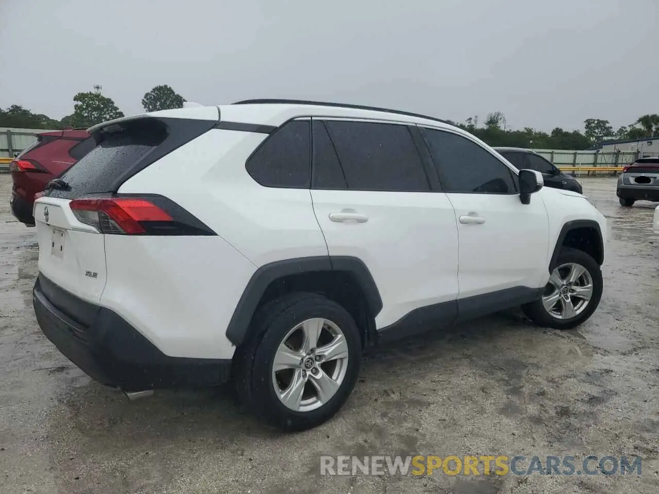 3 Photograph of a damaged car 2T3W1RFV6MC121746 TOYOTA RAV4 2021