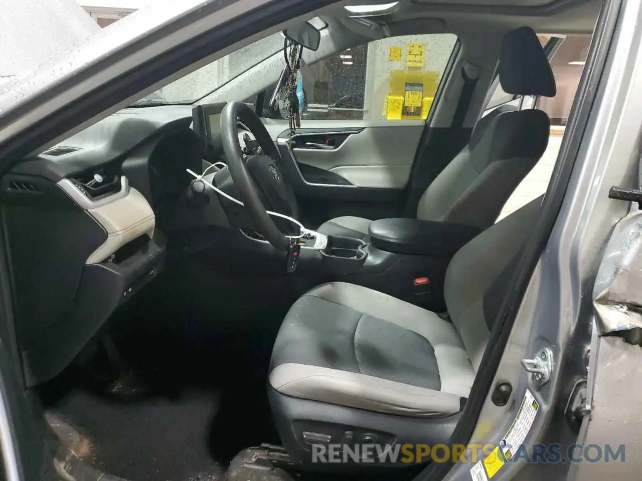 7 Photograph of a damaged car 2T3W1RFV6MC130978 TOYOTA RAV4 2021