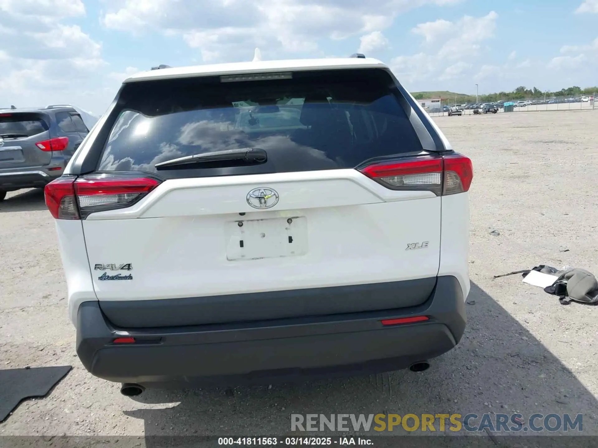 16 Photograph of a damaged car 2T3W1RFV6MC133539 TOYOTA RAV4 2021