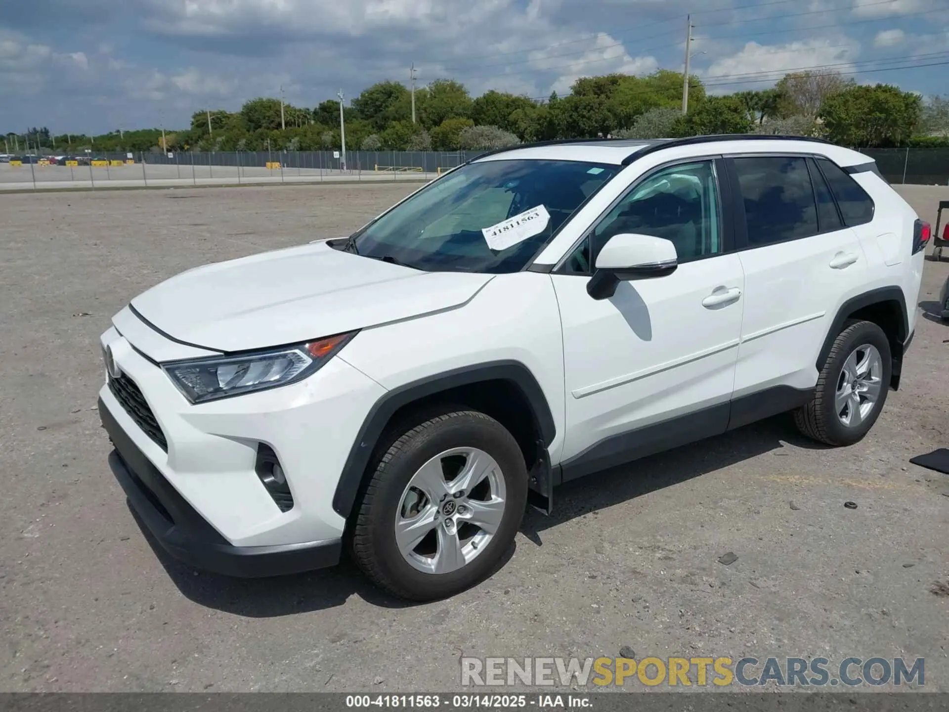 2 Photograph of a damaged car 2T3W1RFV6MC133539 TOYOTA RAV4 2021
