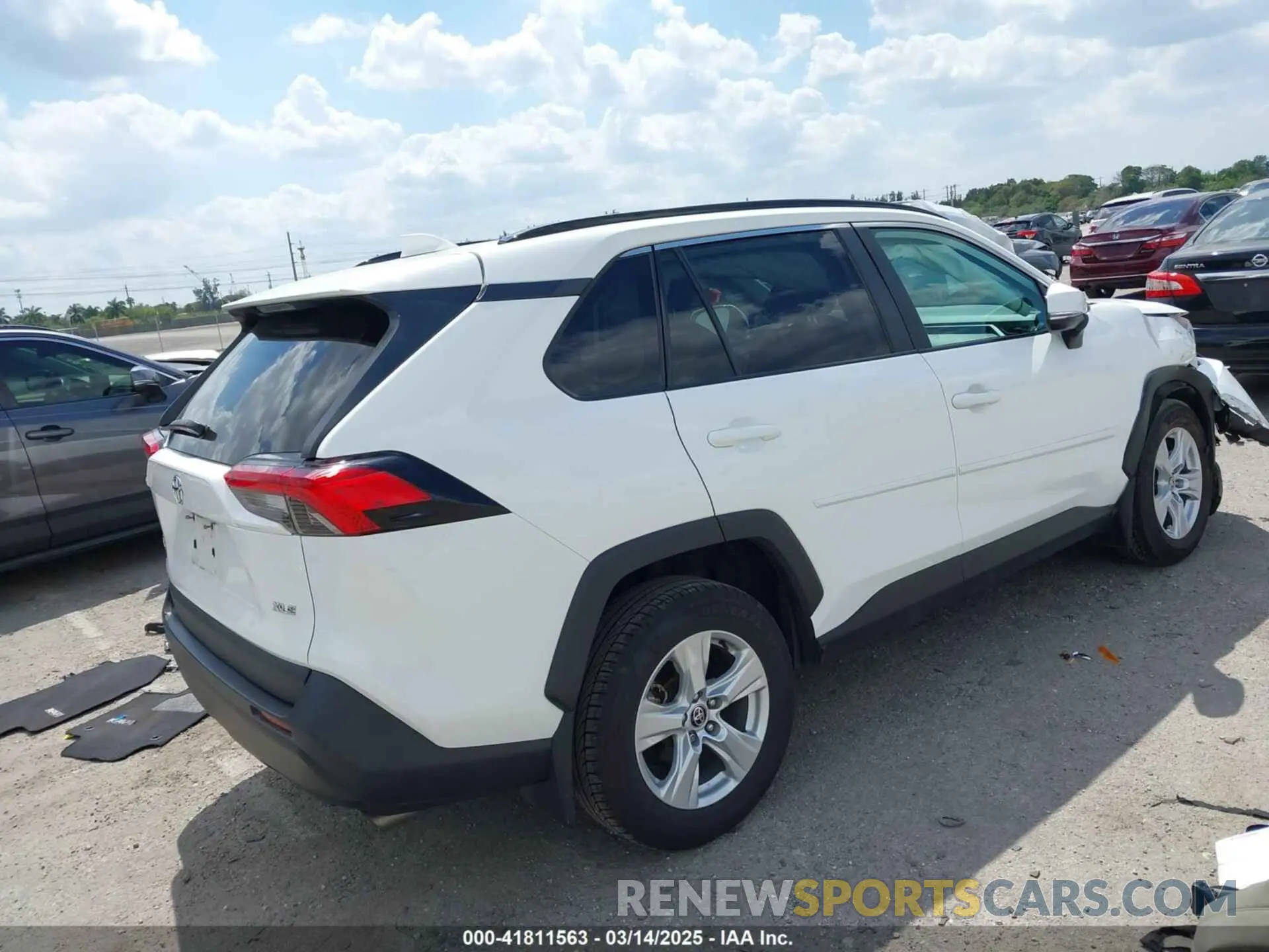4 Photograph of a damaged car 2T3W1RFV6MC133539 TOYOTA RAV4 2021