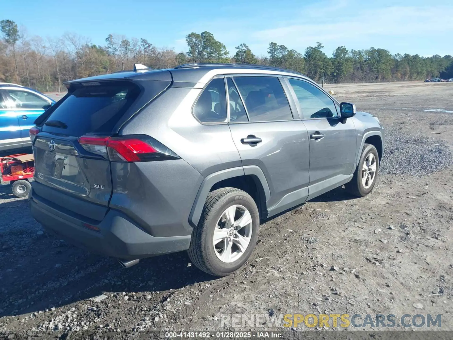 4 Photograph of a damaged car 2T3W1RFV6MC141933 TOYOTA RAV4 2021