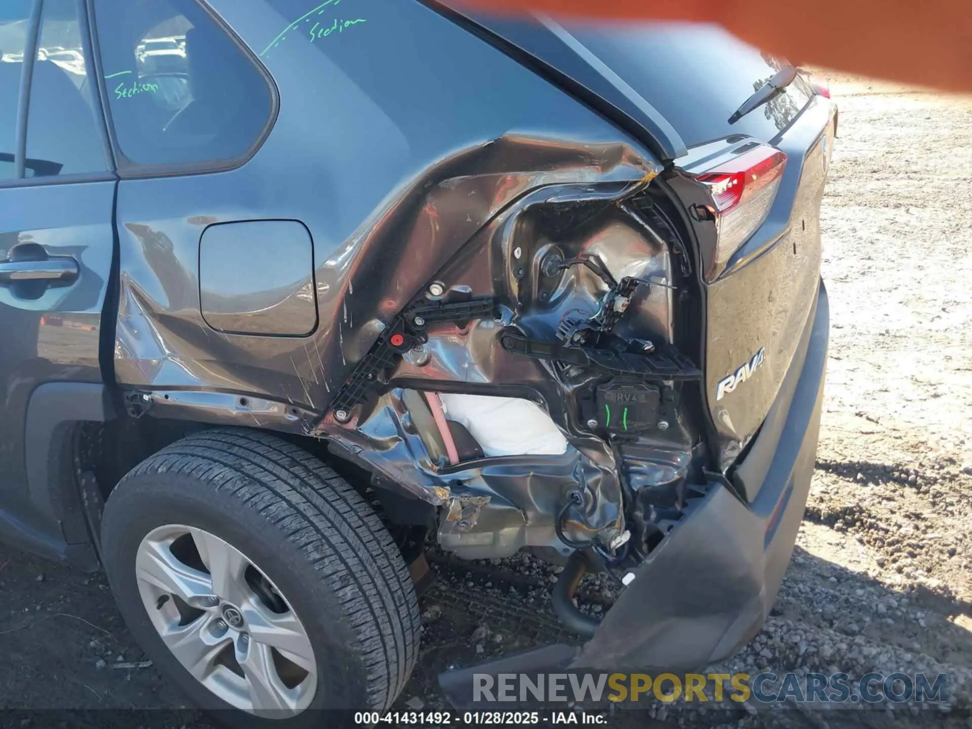 6 Photograph of a damaged car 2T3W1RFV6MC141933 TOYOTA RAV4 2021